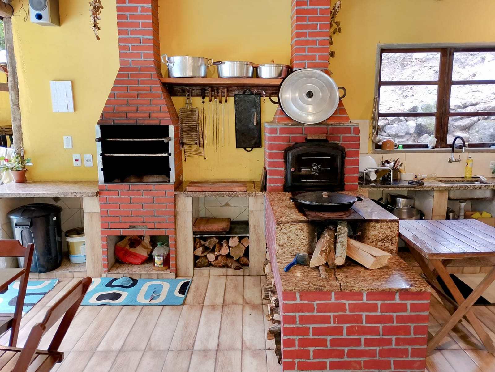 Área gourmet - churrasqueira e forno
