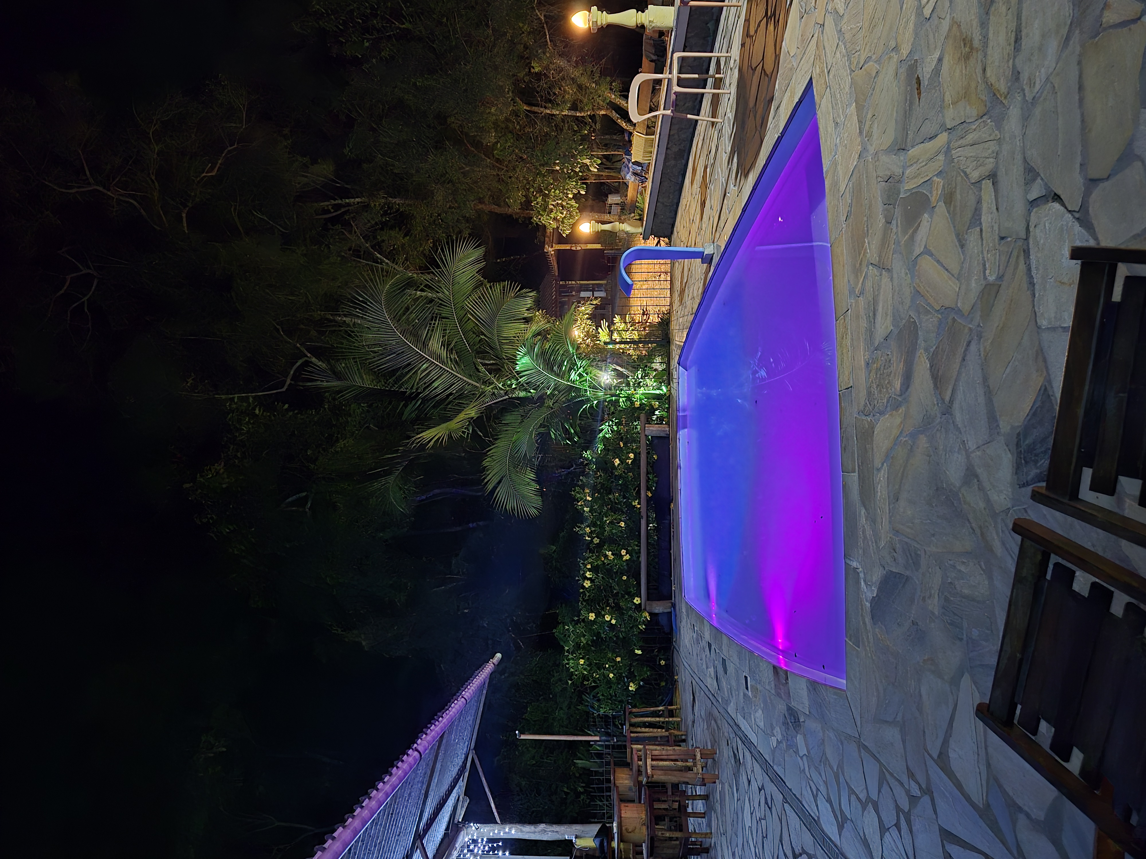 Piscina - LED roxo